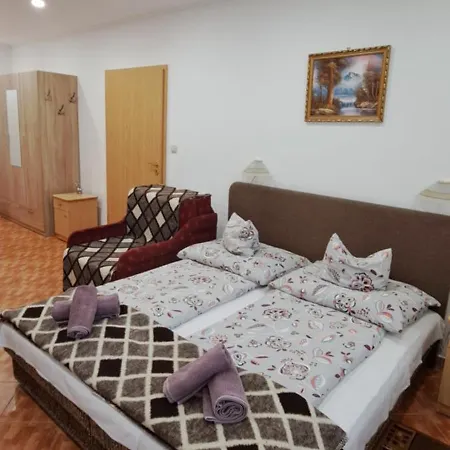 Gizella Apartmanhaus Buk Exterior photo