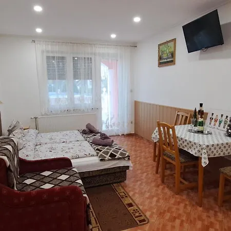 Gizella Apartmanhaus Buk Exterior photo