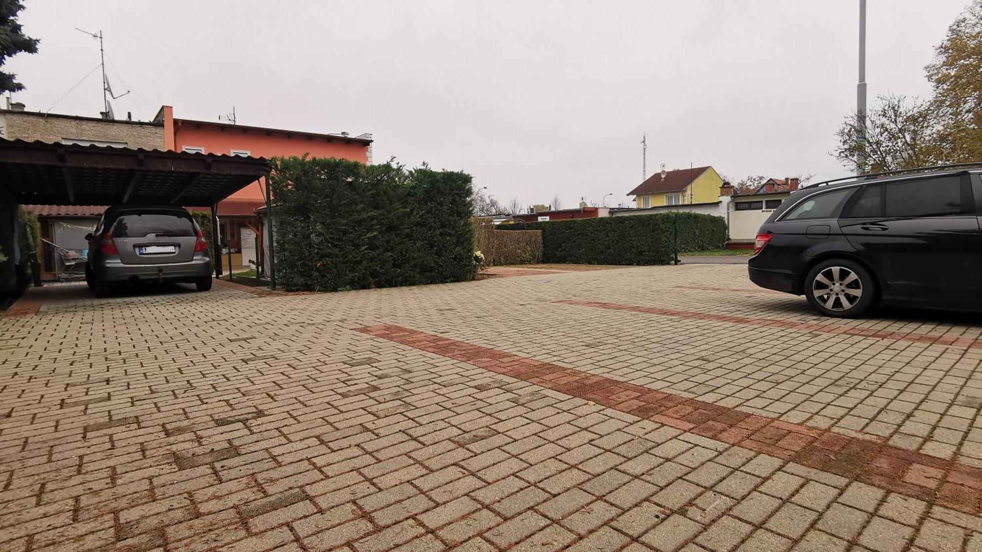 Gizella Apartmanhaus Apartment Buk