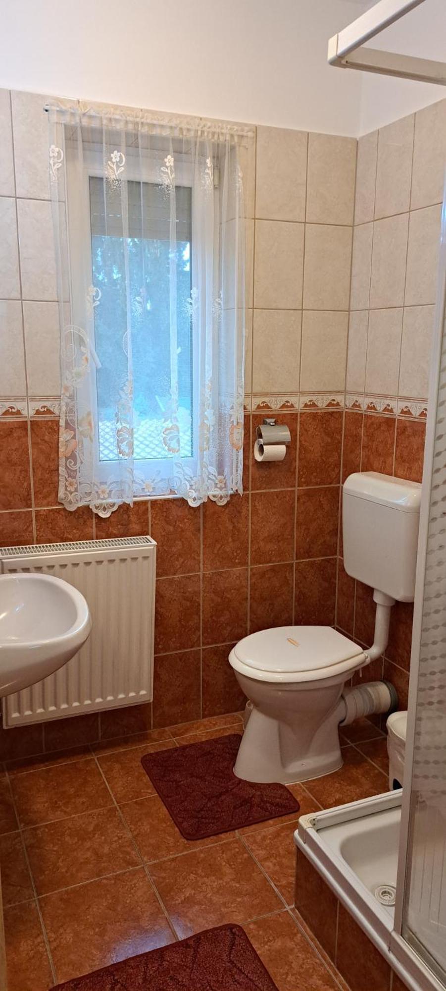 Gizella Apartmanhaus * Buk