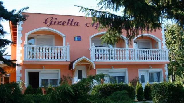 Gizella Apartmanhaus Apartment Buk
